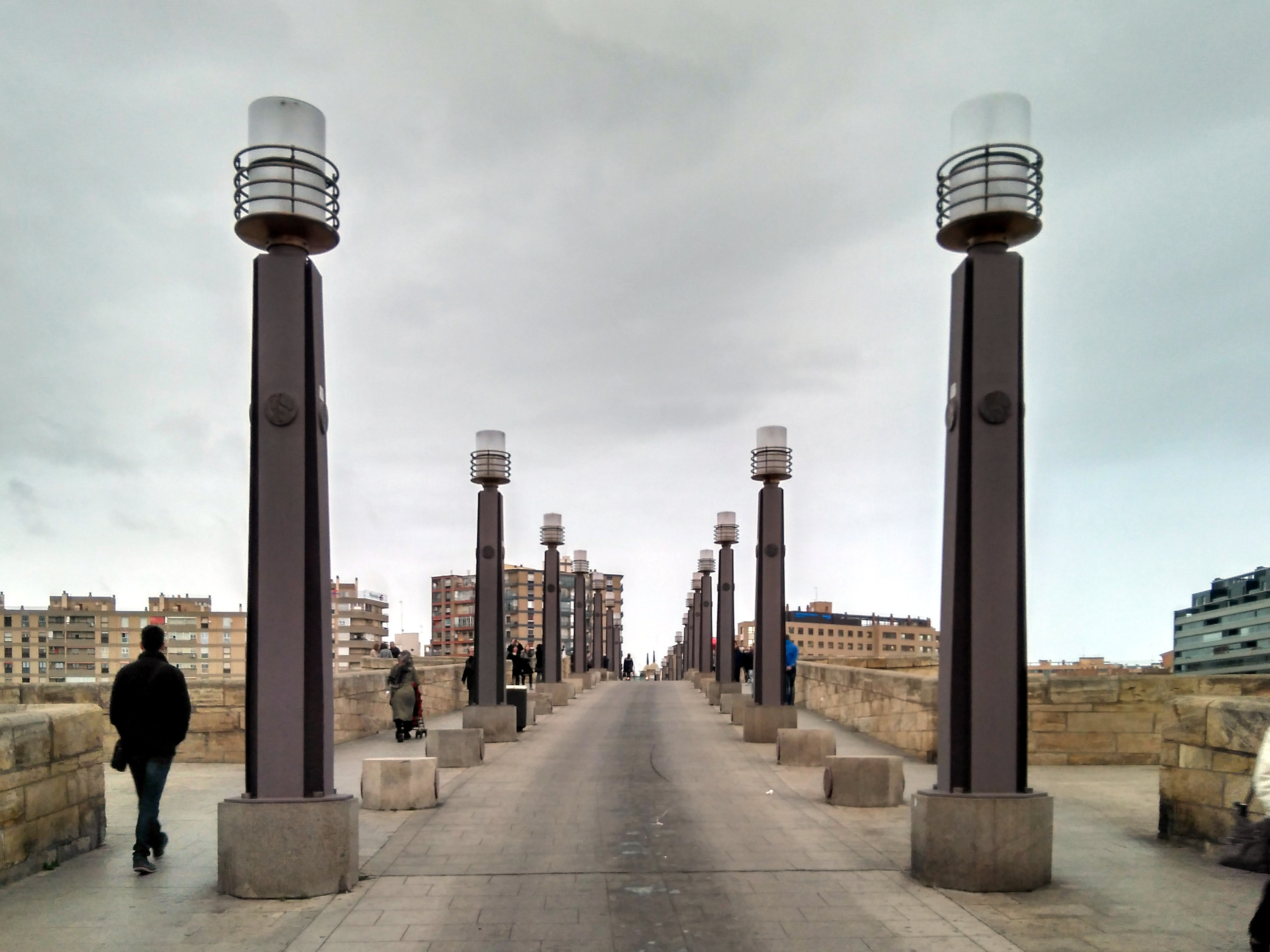 Puente de Piedra in Zaragoza
