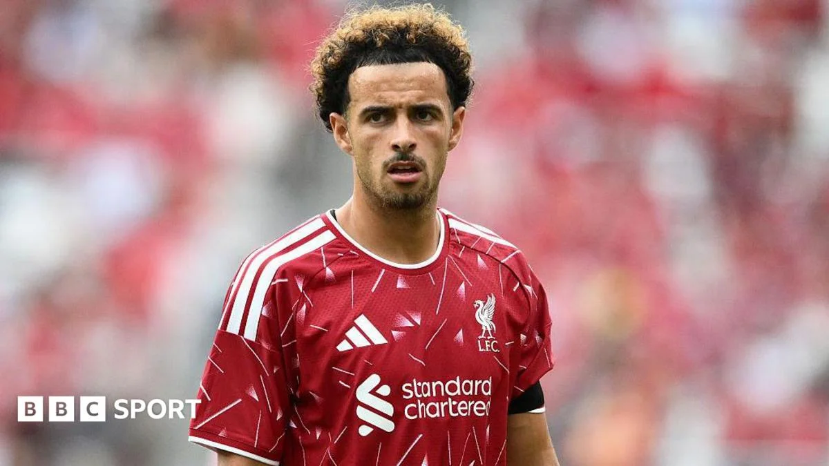 Inter complete £30m deal for Liverpool's Jones