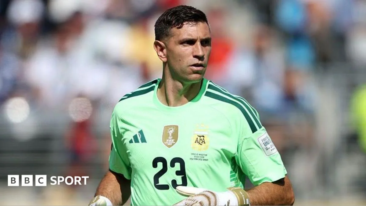 Chelsea in contact over move for Villa goalkeeper Martinez