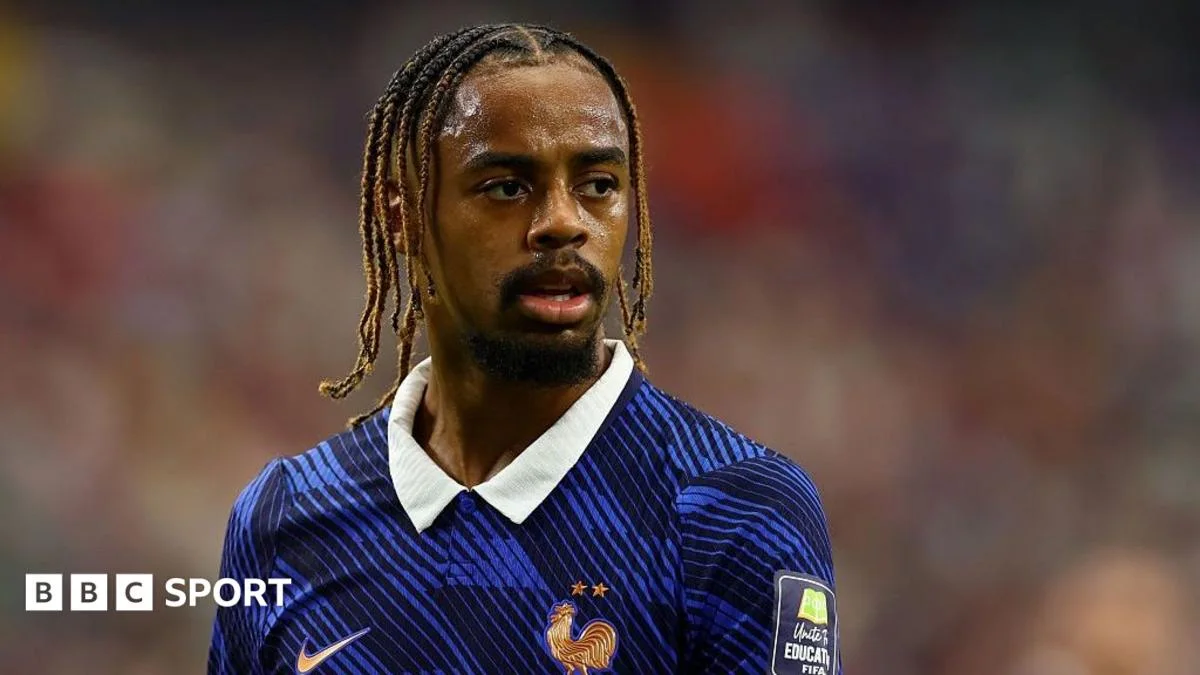 Liverpool close in on £120m deal for PSG's Barcola