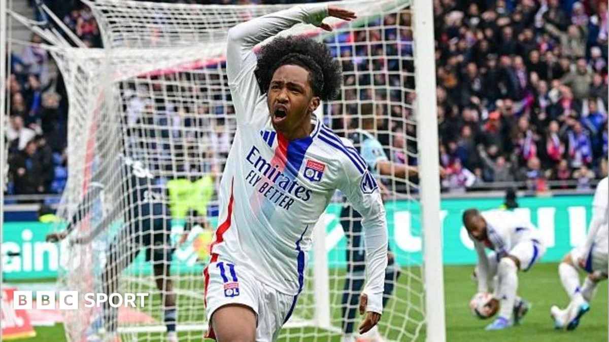Lyon winger Fofana set for £30m Sunderland move