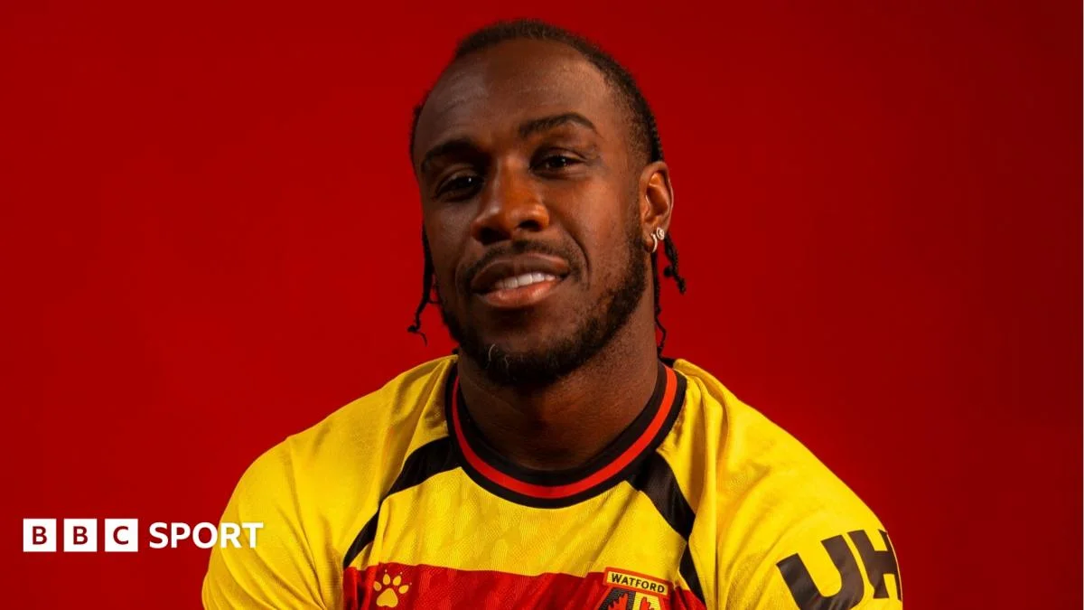 Ex-West Ham striker Antonio joins Watford