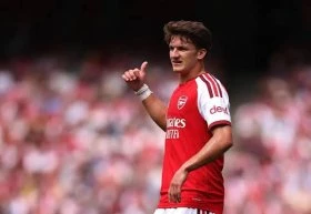 Arsenal evaluating left wing options for January