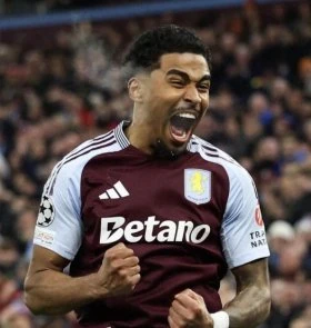 Aston Villa reject Man Utd opening bid for Ian Maatsen