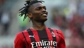 Chelsea offered chance to sign Rafael Leao