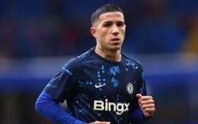Man City remain in contact with Chelsea midfielder