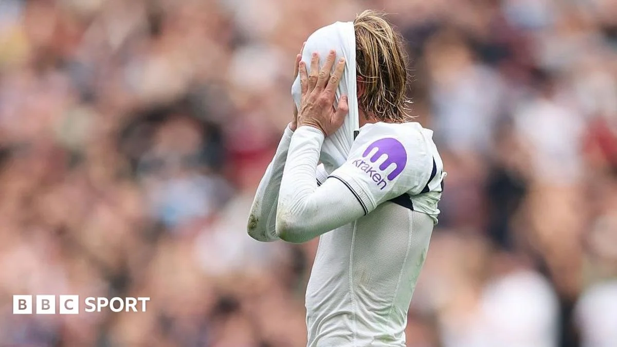 Roberto de Zerbi: Spurs 'too fragile' after 3-2 home defeat by Aston Villa
