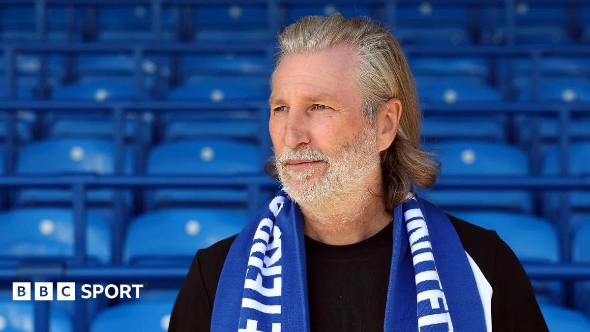 Peterborough appoint Robbie Savage — expect 'relentless', attacking football
