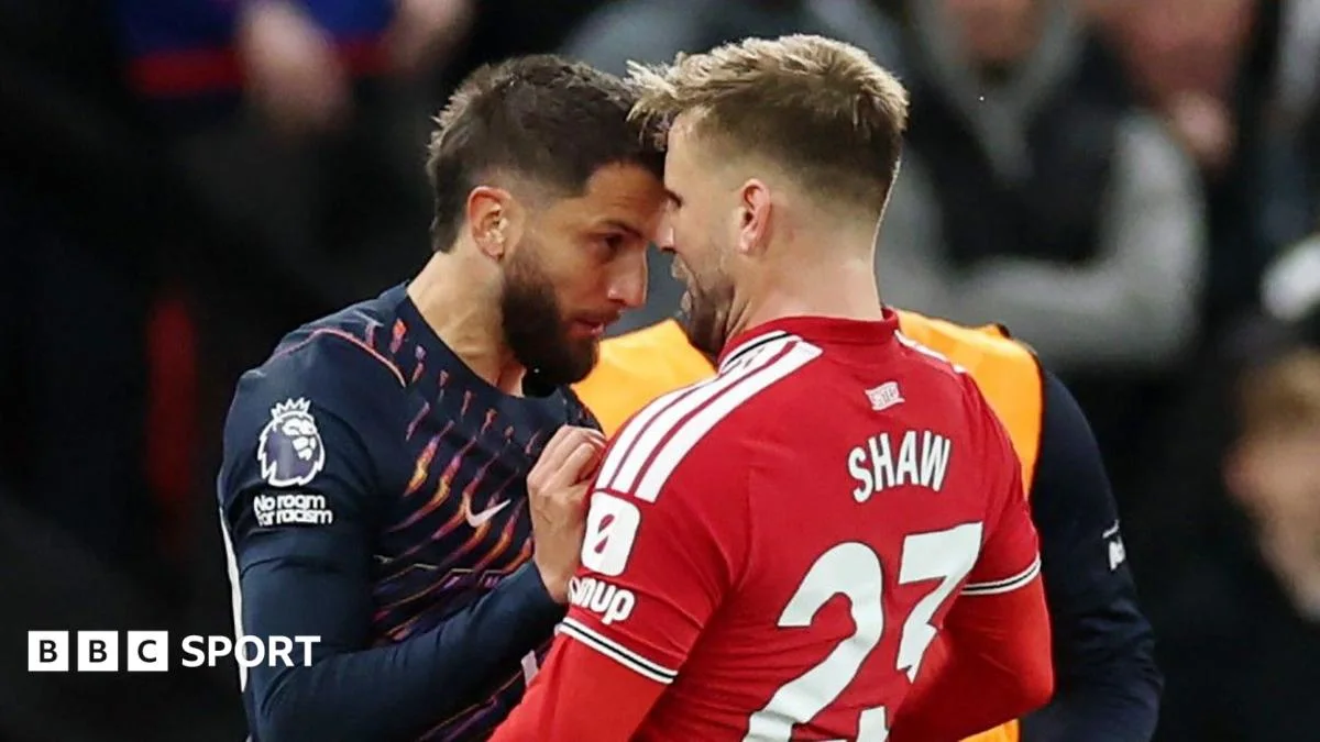 Tottenham salvage injury-time draw at Manchester United after Bentancur red card